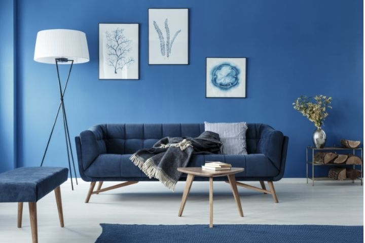 1. Coordinate your sofa and wall colours