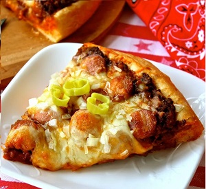 chili dog pizza slice 1024x804 1