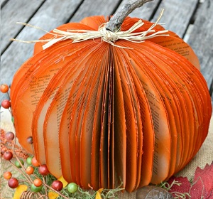 Simple DIY Book pumpkin H2OBungalow