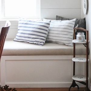 Use kitchen tea towels to make your own pillows Full tutorial by The Wood Grain Cottage 14