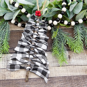 DIY Ribbon Farmhouse Christmas Ornaments 2