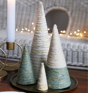 diy yarn christmas tree wool wrapped easy quick simple last minute decoration idea albero natale faidate lana decorazione tutorial veloce facile francinesplaceblog 10 scaled 1