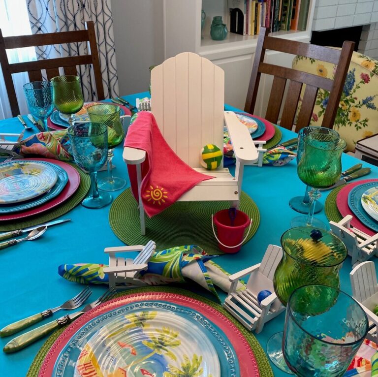 15 Outdoor Summer Table Settings - Sparkling Boy Ideas