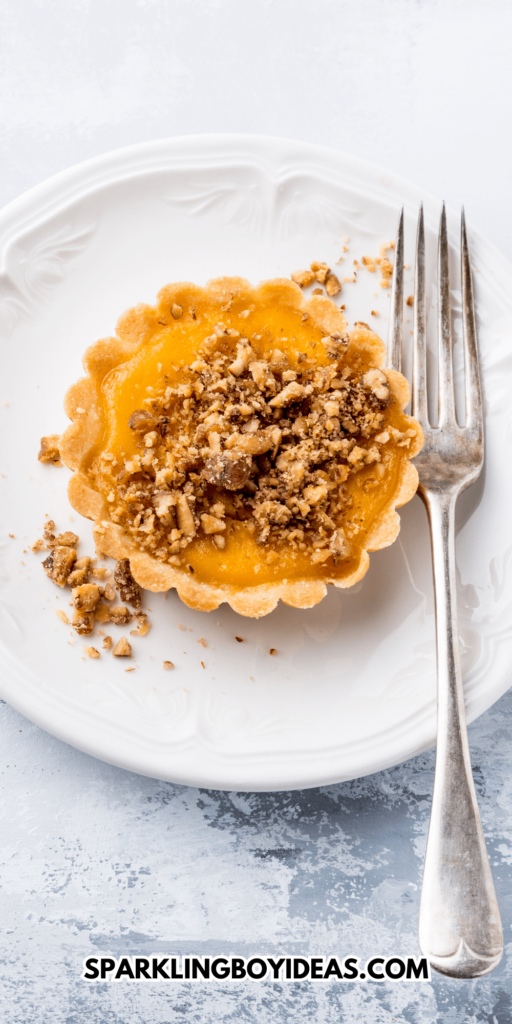 easy spiced mini pumpkin pie recipe perfect for fall desserts or snacks and Thanksgiving desserts