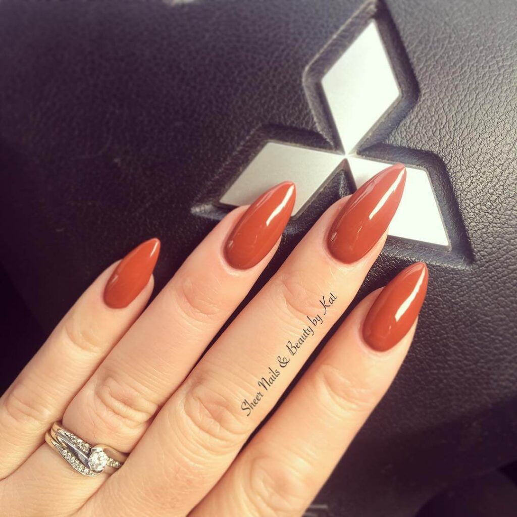 Explore stunning autumn nail designs with the best fall nail colors and nail art ideas. Get inspired by the latest trends in fall nail designs.