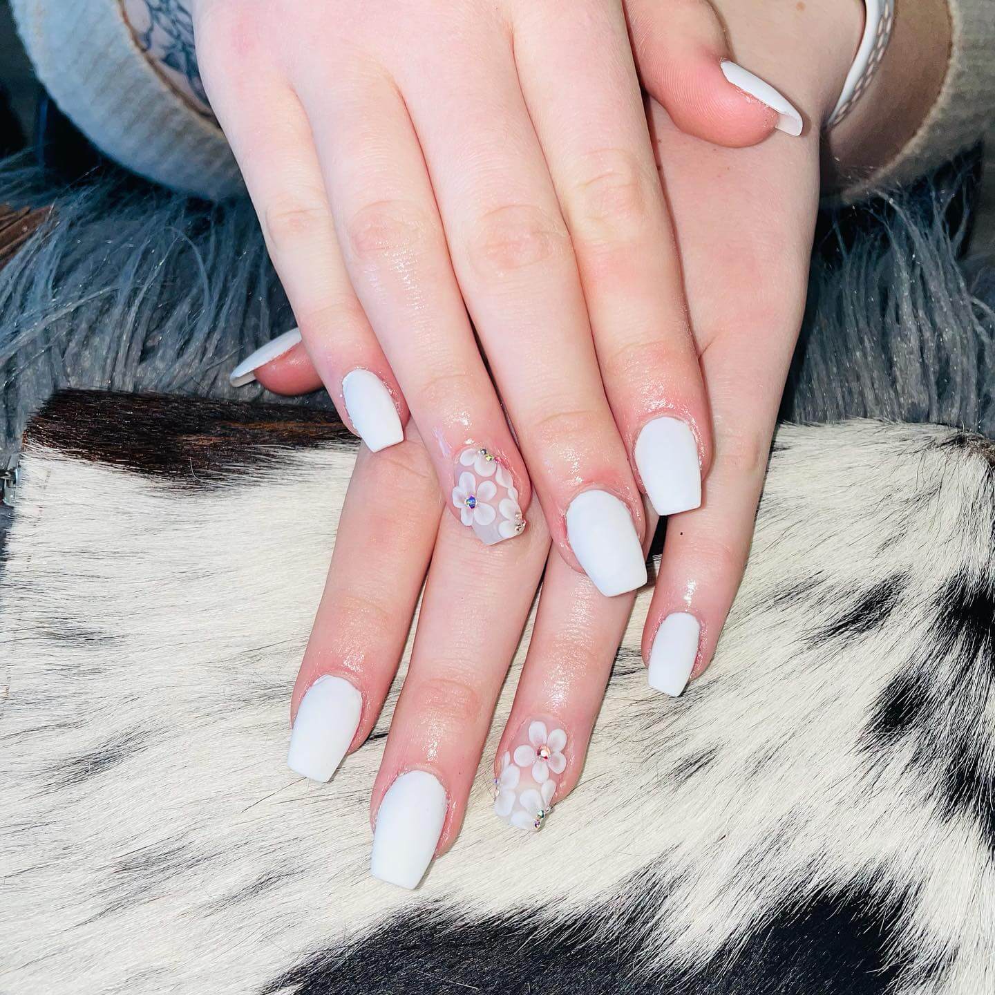 31 Simple Trendy Matte Nails - Sparkling Boy Ideas