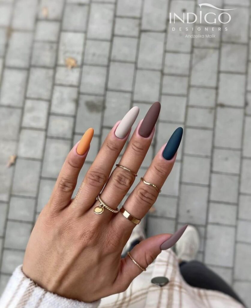 Discover the latest autumn nails trends with creative fall nail art, autumn nail designs, and the best fall nail colors for a stylish season.