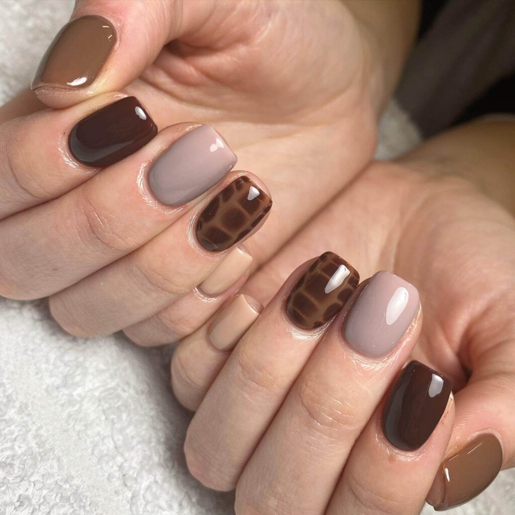 Discover the latest autumn nails trends with creative fall nail art, autumn nail designs, and the best fall nail colors for a stylish season.