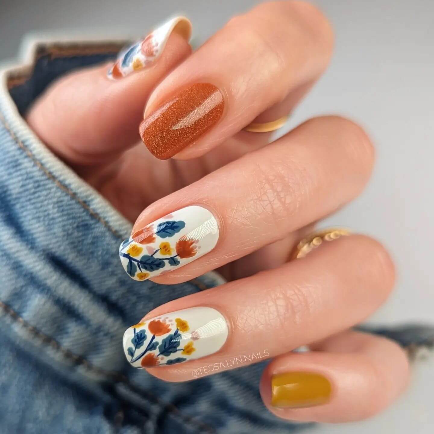 31 Trending Fall Nail Art - Sparkling Boy Ideas