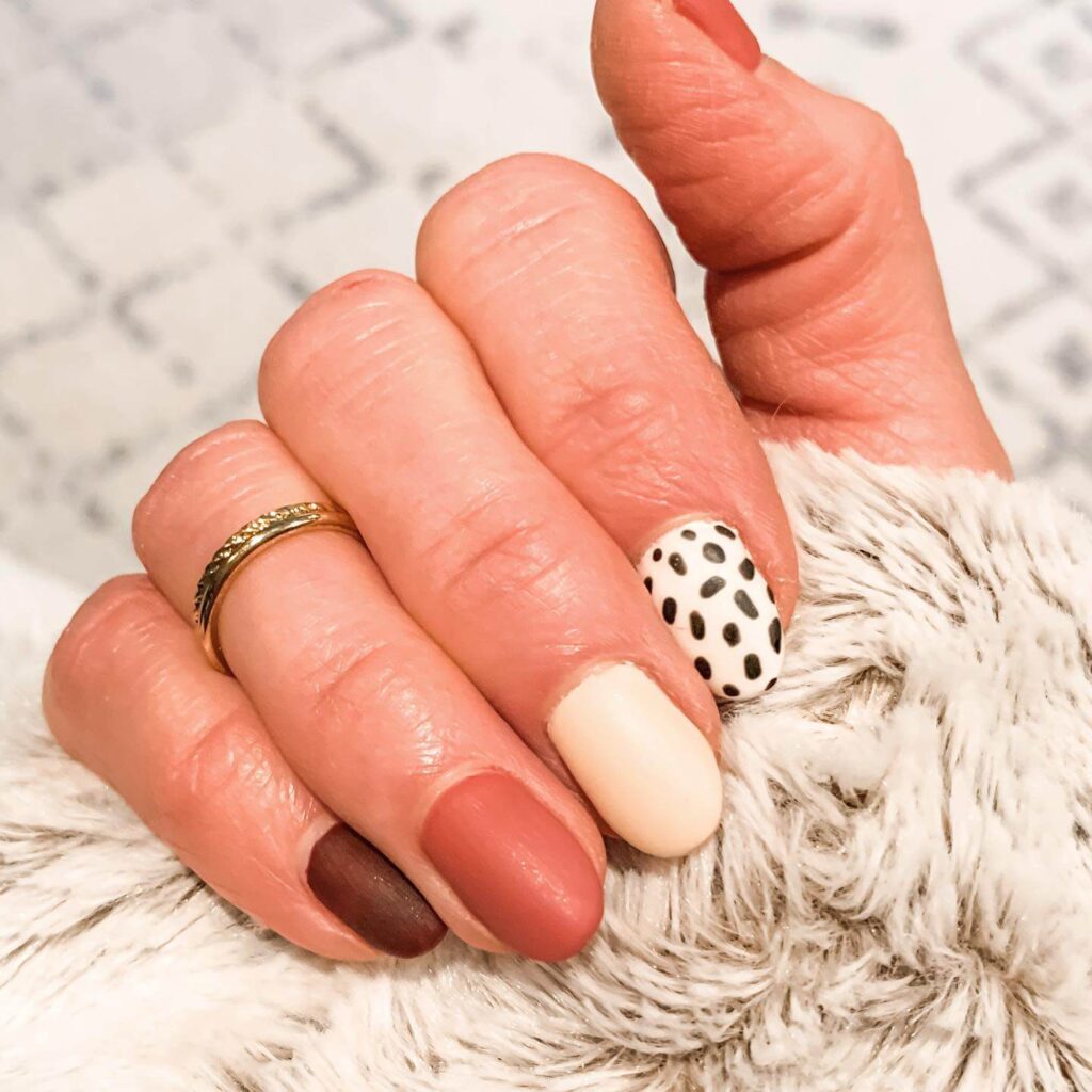 Explore the latest fall nail art trends with beautiful autumn nails and fall nail designs. Discover the best fall nail colors and popular nail colors for fall.