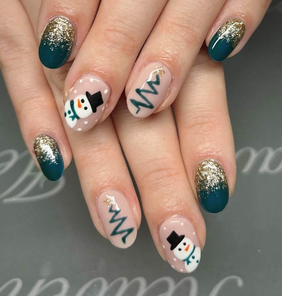 Christmas nail designs featuring snowflakes, reindeer nails, and Christmas tree nail art, perfect for the holiday season.