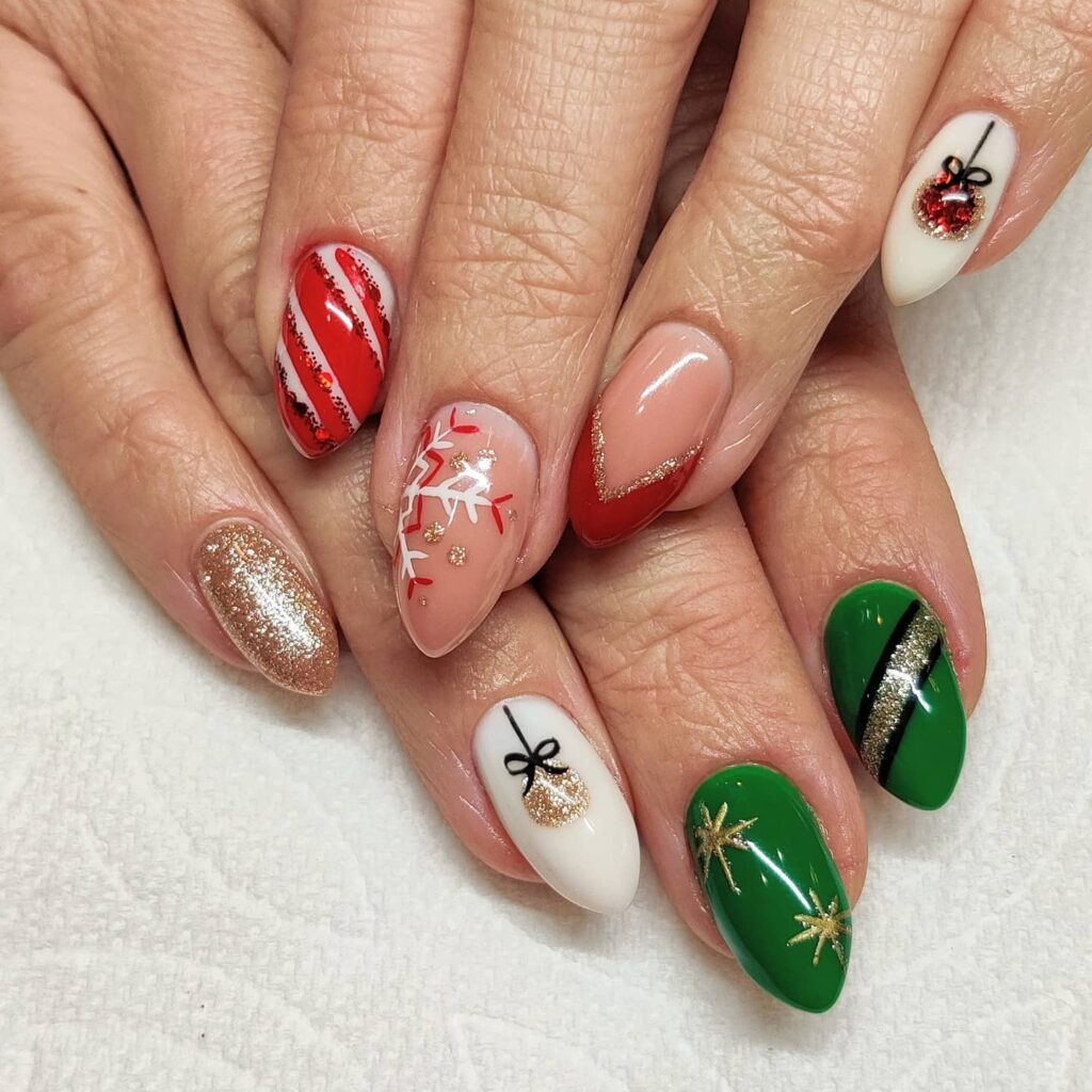 Elegant red and green Christmas nails perfect for winter season