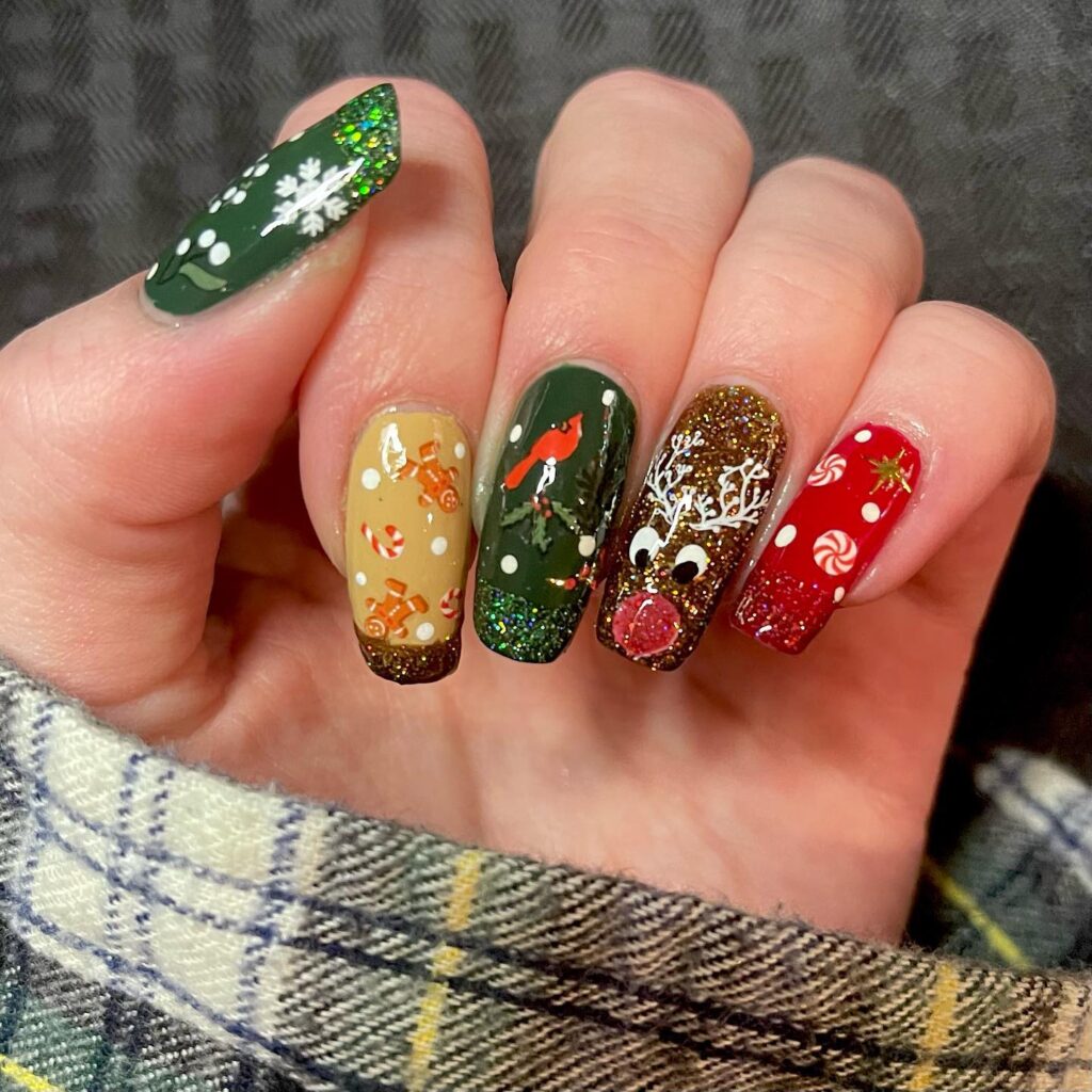 Elegant red and green Christmas nails perfect for winter season