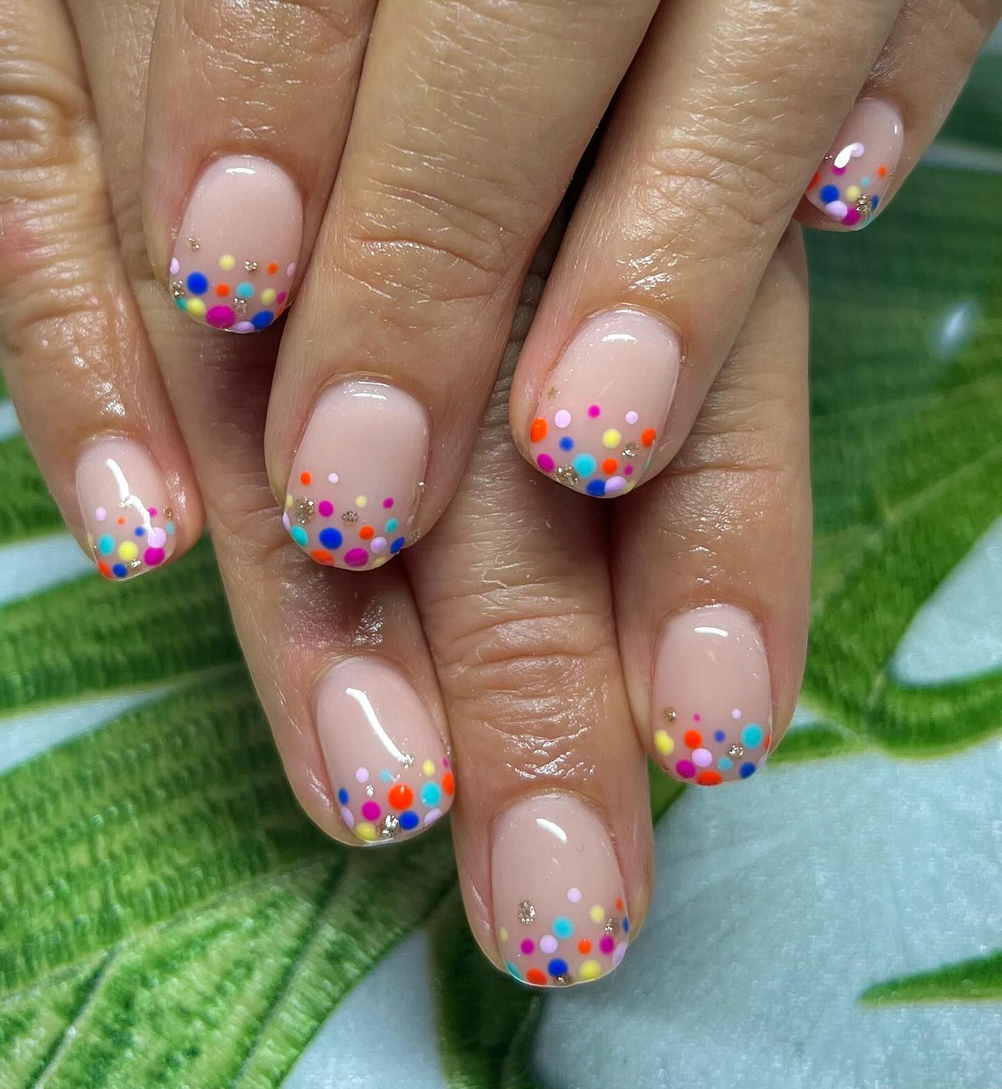 21 Simple Cute Summer Nails - Sparkling Boy Ideas