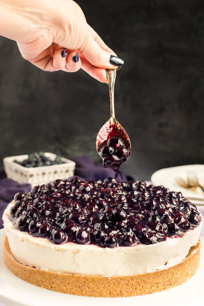 best no bake cheesecake with a creamy filling and buttery crust. Perfect for summer desserts, holidays, and easy no bake treats.