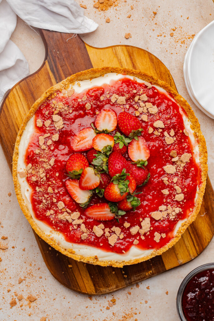 best no bake cheesecake with a creamy filling and buttery crust. Perfect for summer desserts, holidays, and easy no bake treats.