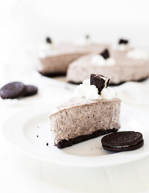 best no bake cheesecake with a creamy filling and buttery crust. Perfect for summer desserts, holidays, and easy no bake treats.